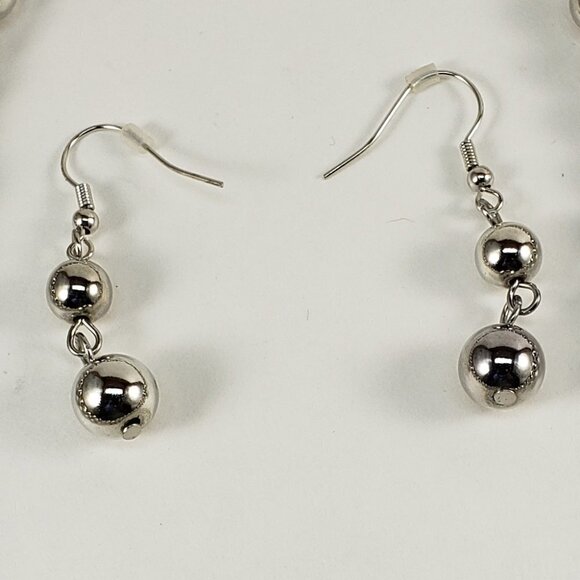 Silver-Tone Sparkling Beaded Necklace & Drop Dangle Earrings Women's Jewelry Set - Picture 7 of 9